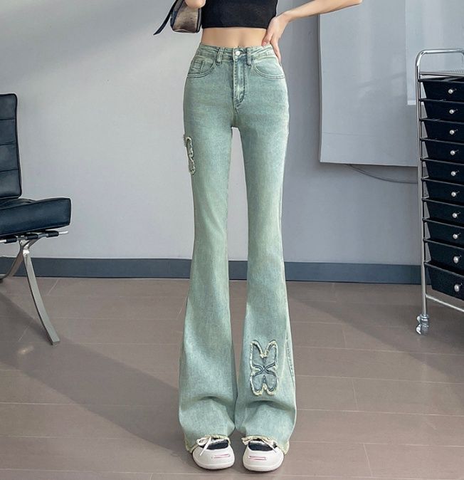 フレアパンツ 蝶々刺繍フレアデニム