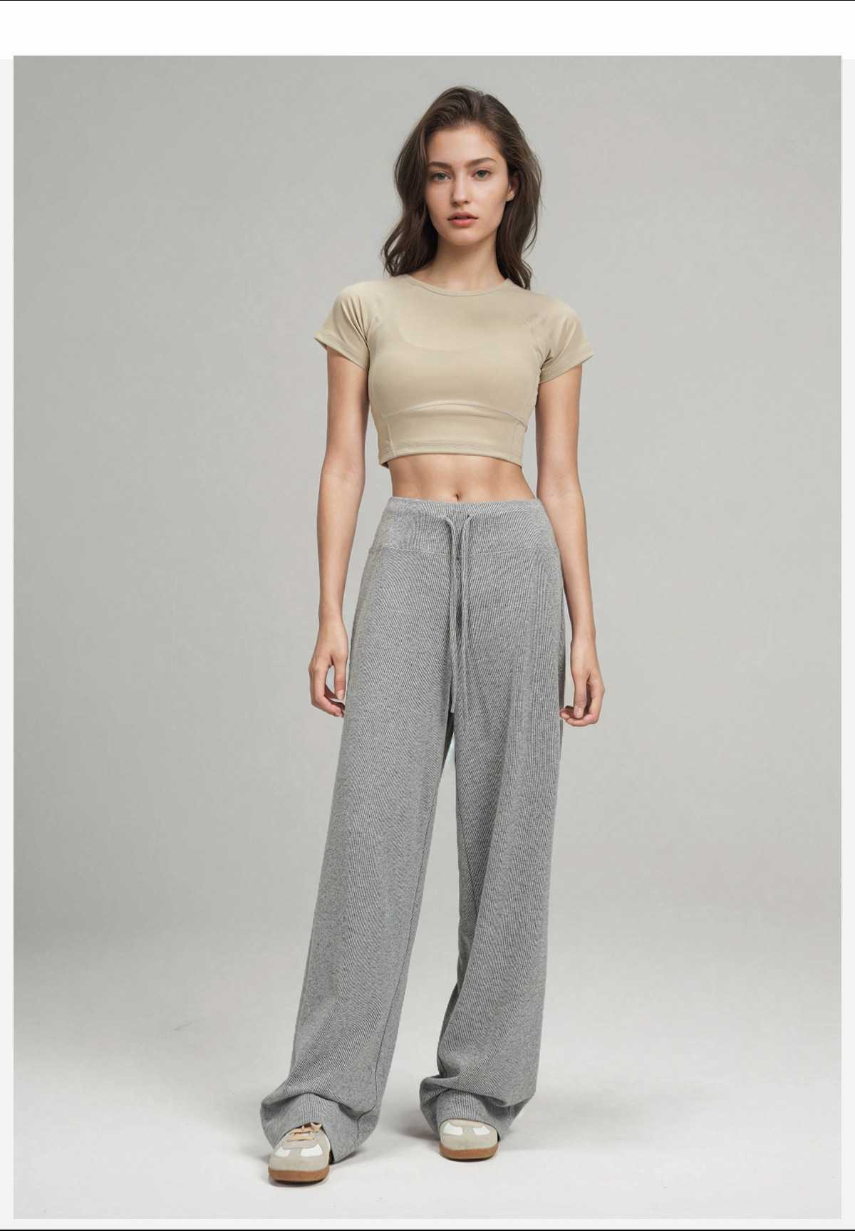 今季注目のリブ素材！着心地抜群で美シルエットが叶うフレアパンツ5選