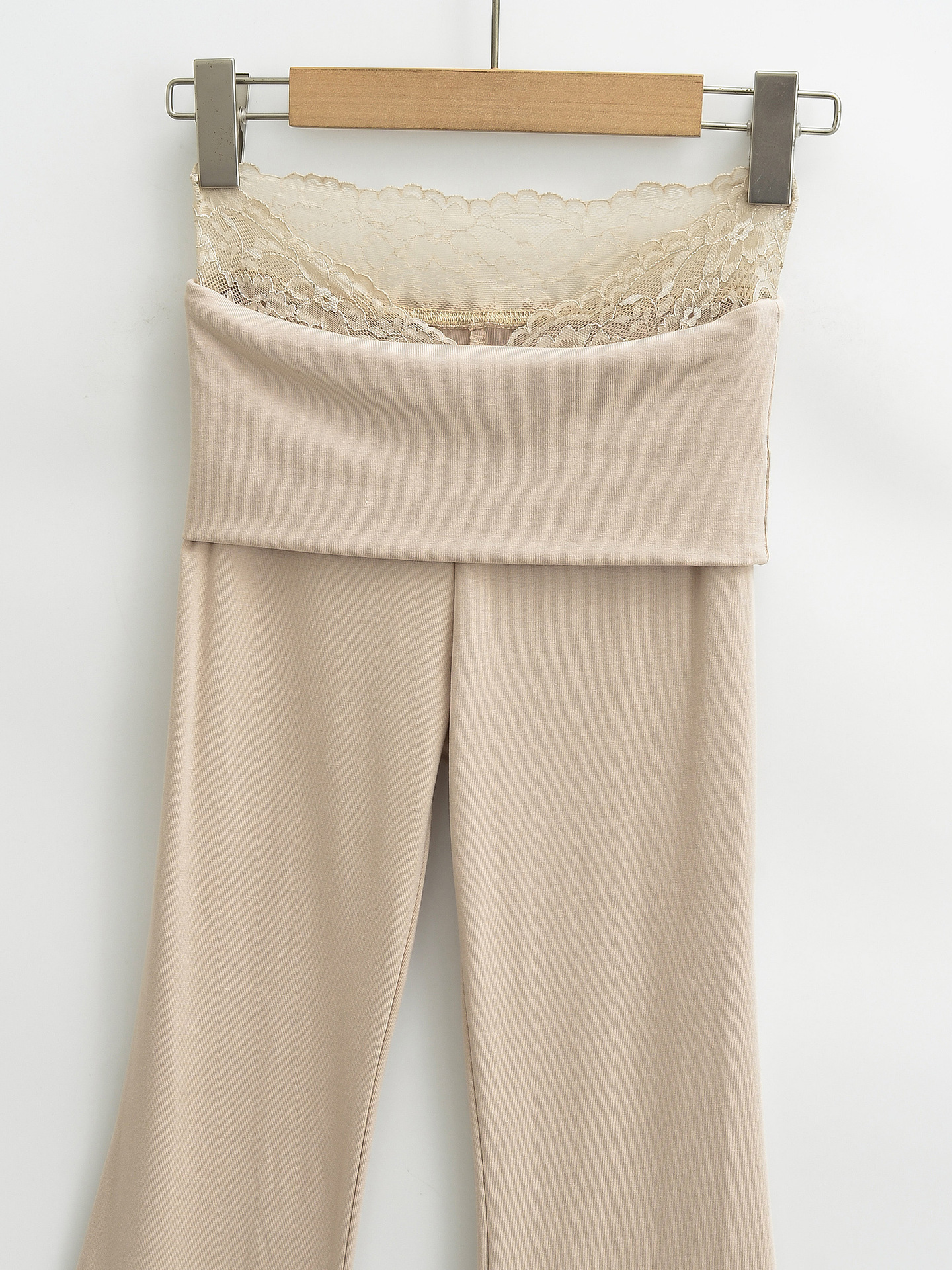フレアパンツ なめらかリブ裾広がりパンツ
