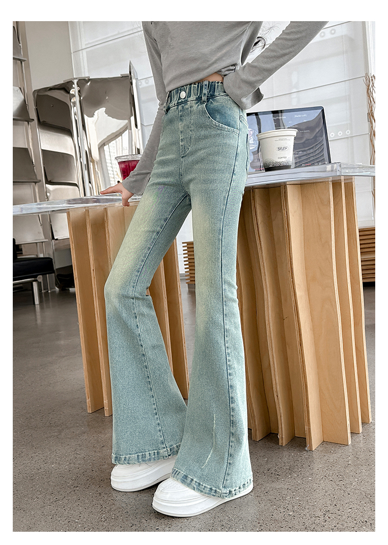 フレアパンツ 裾広がり美脚デニムパンツ　子供用