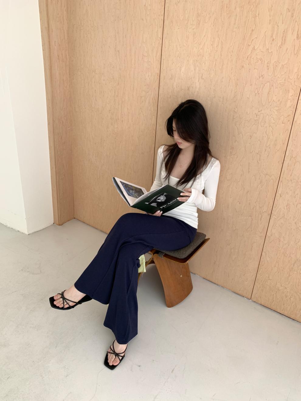 フレアパンツ なめらかリブ編みフレアパンツ