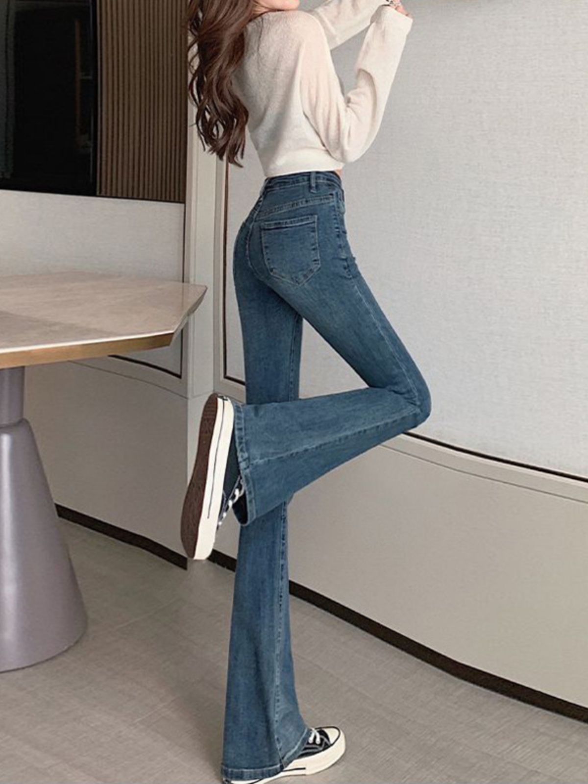フレアパンツ 美脚効果抜群のフレアデニム
