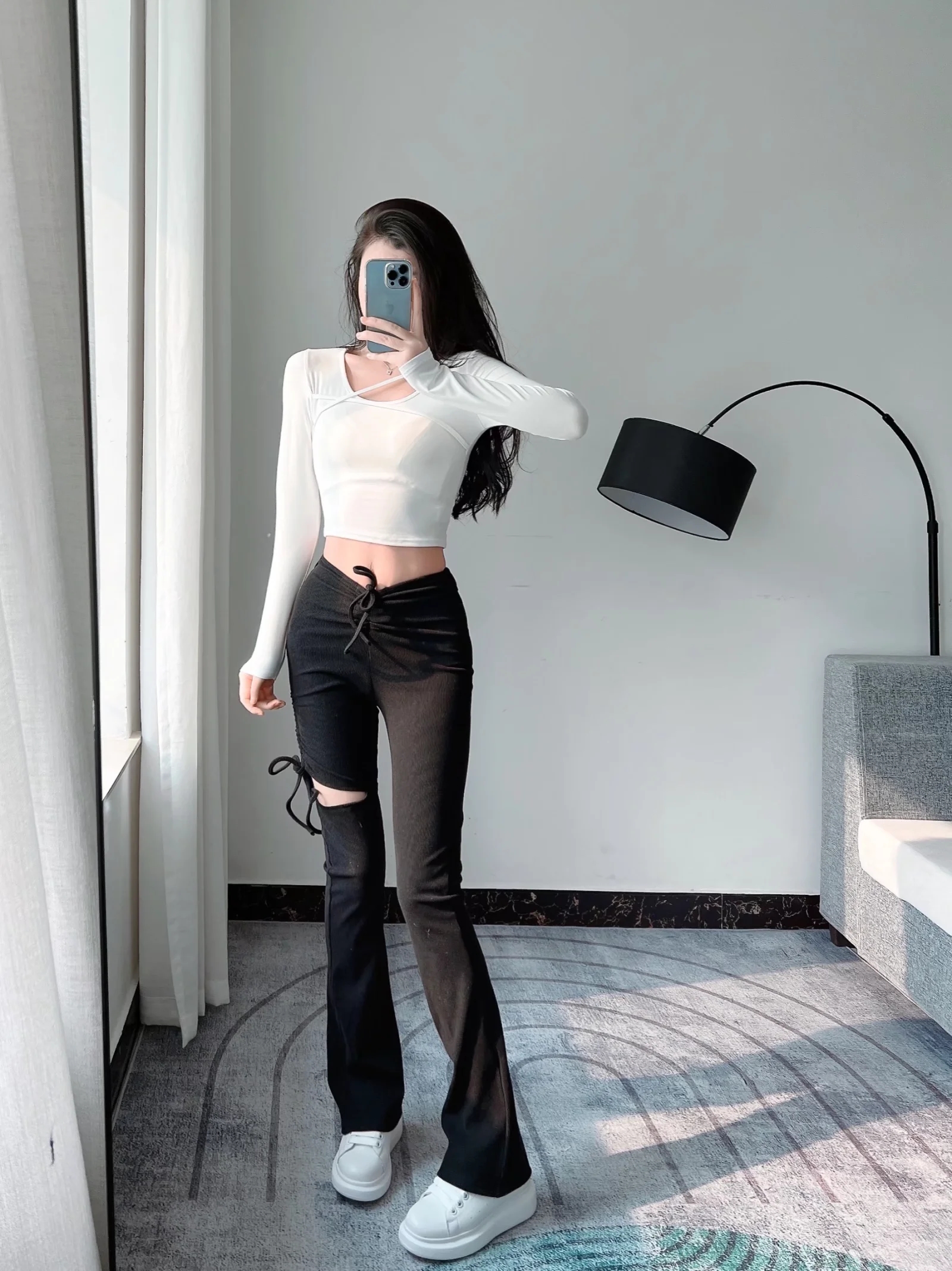 https://fulmo-img-server.com/flarely/b60853c5-6de2-412b-ae51-2f0512a9ff09.jpg