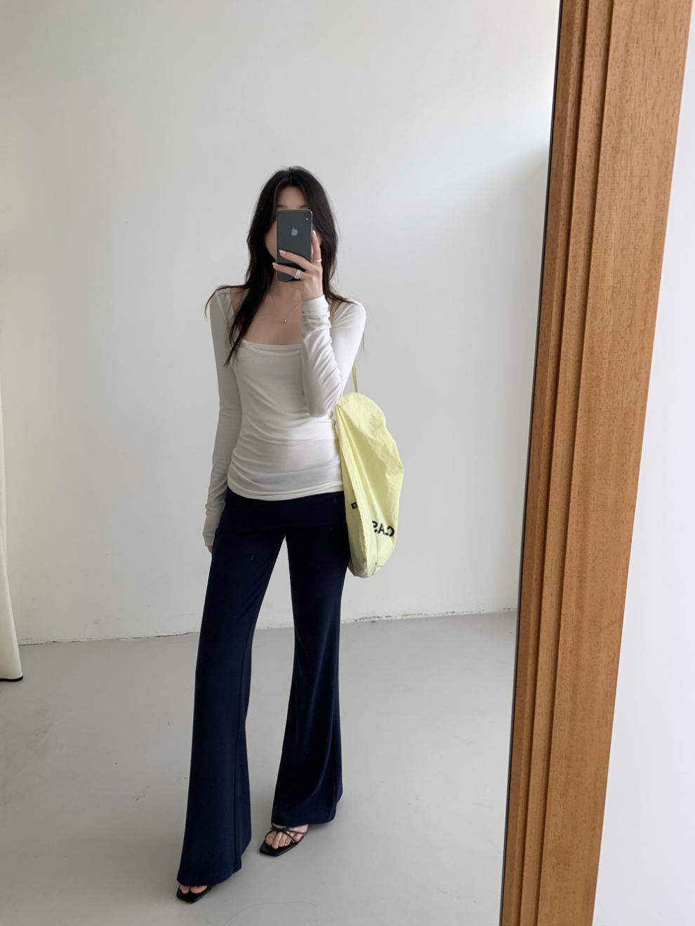 フレアパンツ なめらかリブ編みフレアパンツ