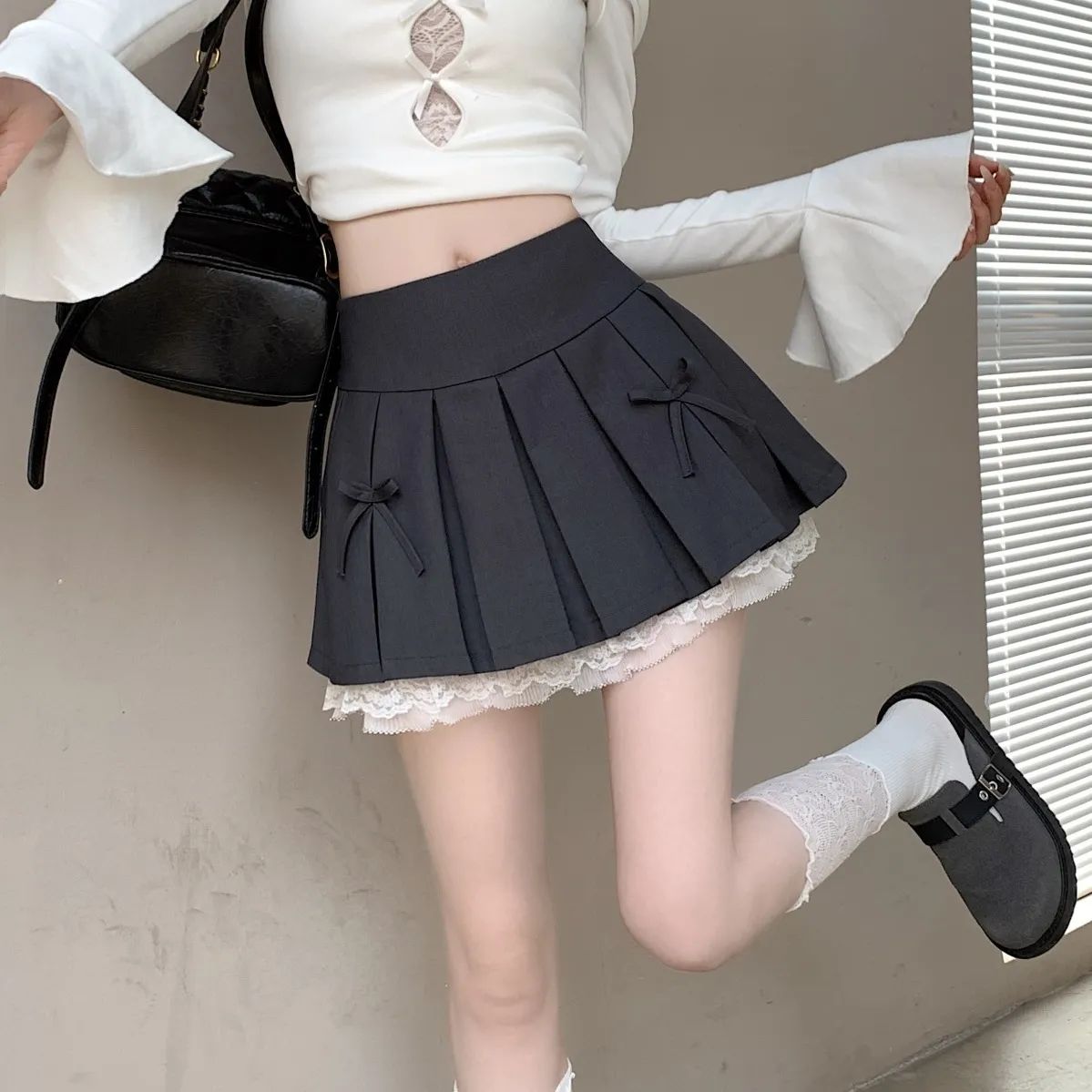リボン付きレース裾プリーツフレアスカート