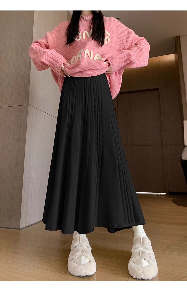 フレアスカート 立体編み模様の上品ニットフレアスカート