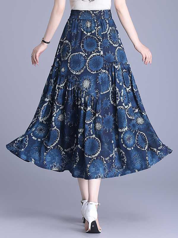 知的で洗練された印象に！紺フレアスカートで品格あるスタイルが完成するおすすめ5選