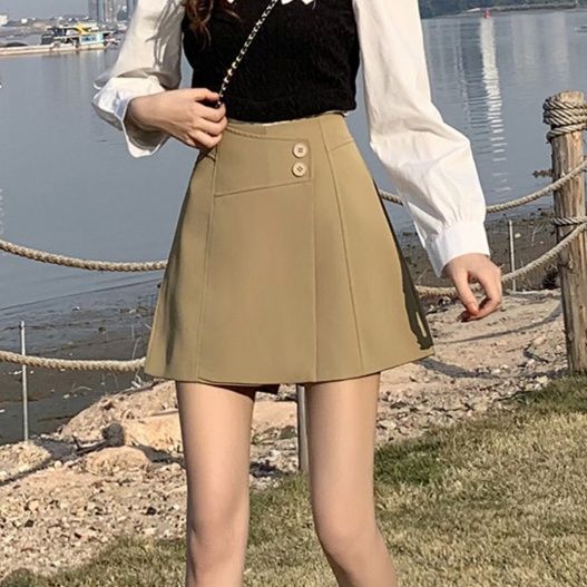 フレアスカート サイドボタン付き不規則デザインフレアミニスカート