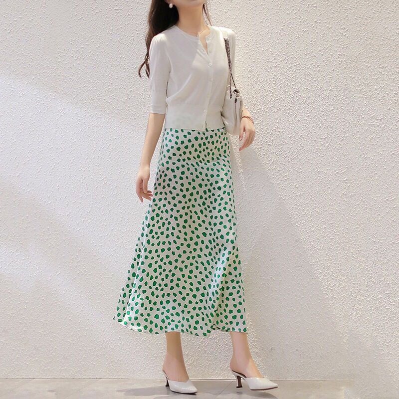 フレアスカート 水玉模様のエレガント裾広がりスカート