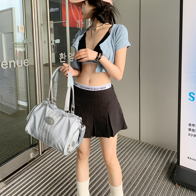 フレアスカート ロゴ入りウエストバンドストライププリーツスカート