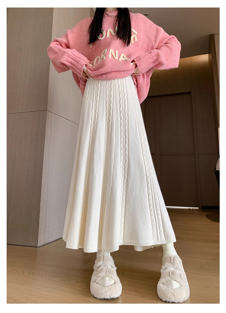 フレアスカート 立体編み模様の上品ニットフレアスカート