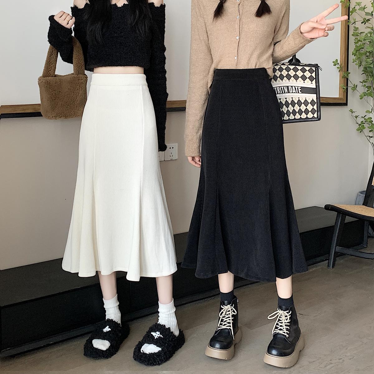 フレアスカート コーデュロイ素材の上品フレアスカート