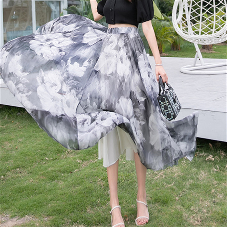 フレアスカート 花柄シフォン素材のフレアスカート・マキシ丈