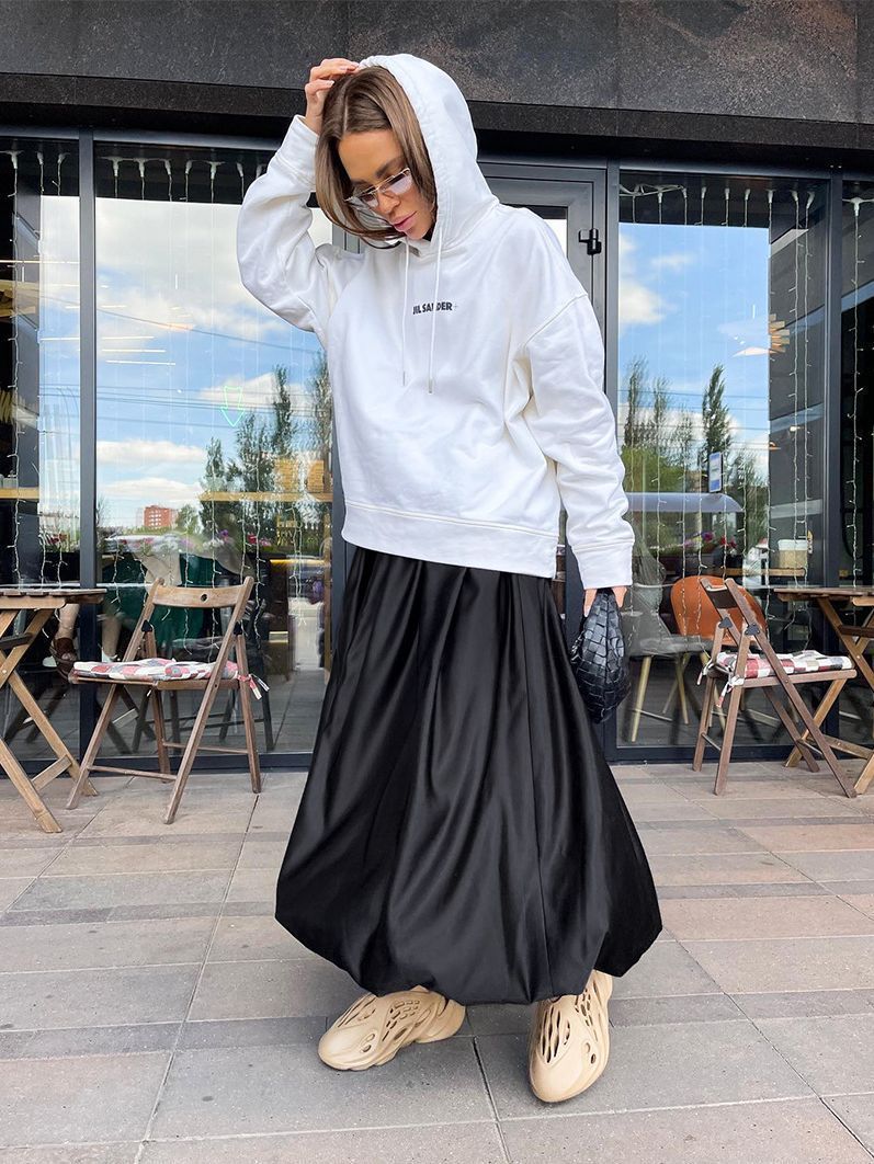 フレアスカート 上品な光沢感が魅力のたっぷりボリュームフレアスカート