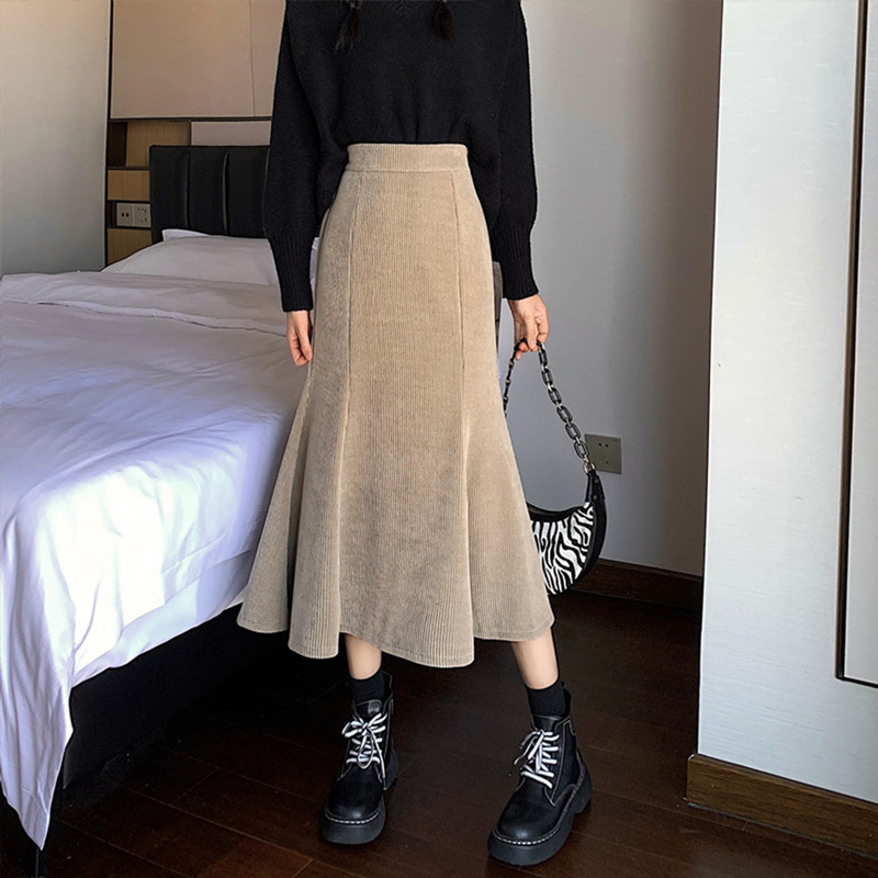 フレアスカート コーデュロイ素材の上品フレアスカート