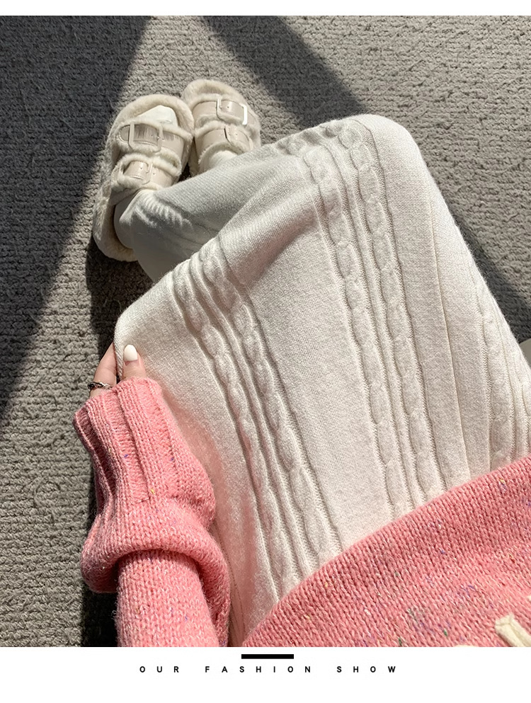 フレアスカート 立体編み模様の上品ニットフレアスカート