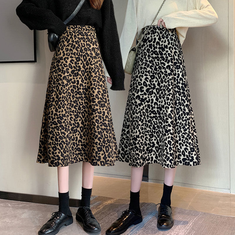 フレアスカート 豹柄プリント裾広がりひざ下丈スカート