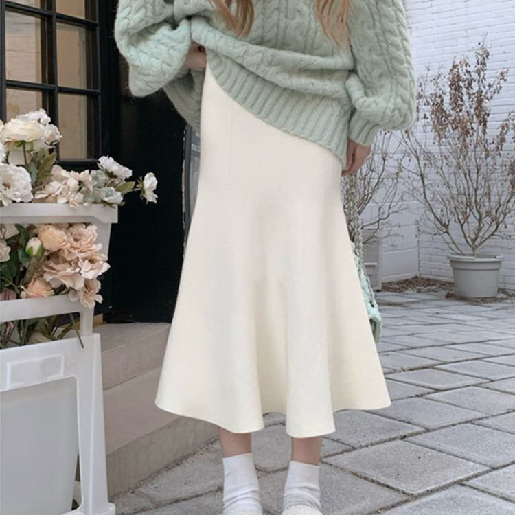 フレアスカート 上品な裾広がりシルエット美脚見えスカート