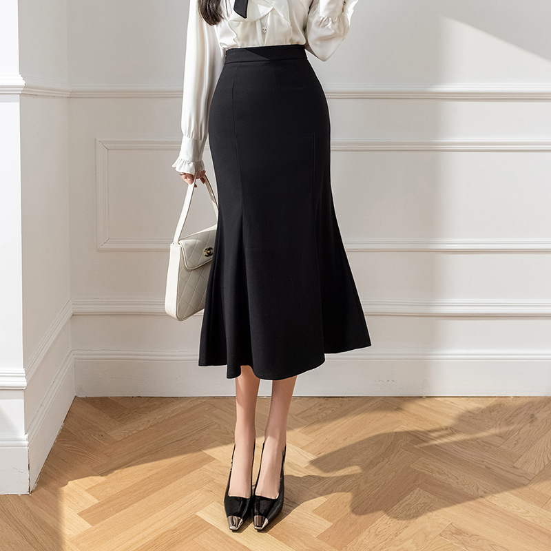 フレアスカート 上品な裾広がりマーメイド風フレアスカート