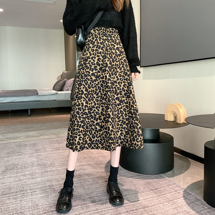 フレアスカート 豹柄プリント裾広がりひざ下丈スカート