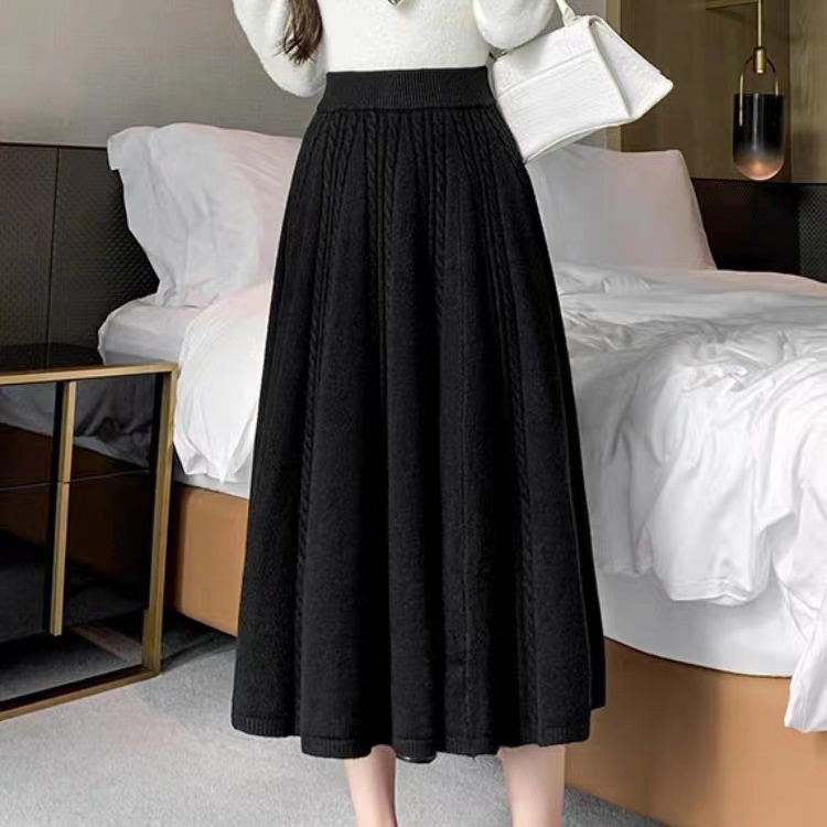 フレアスカート 縄編み模様のニットフレアスカート