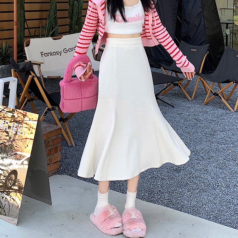 フレアスカート コーデュロイ素材の上品フレアスカート