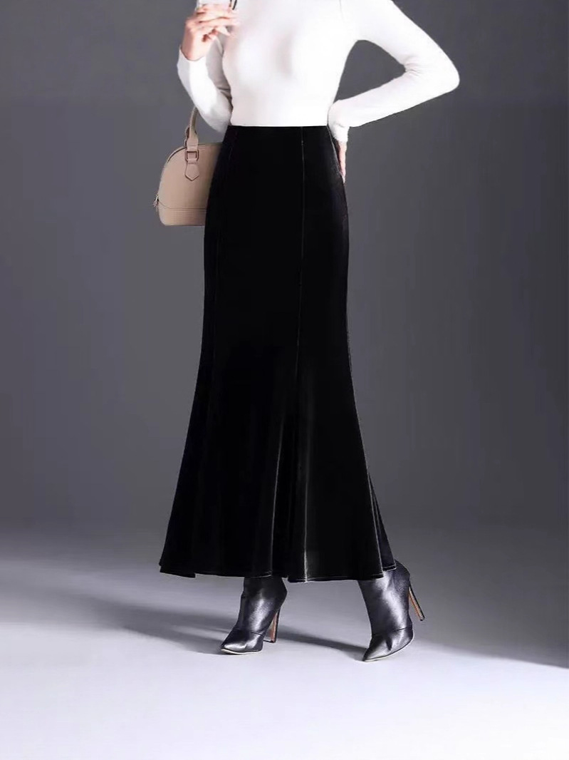 フレアスカート 上品ベロア素材の優雅なフレアスカート