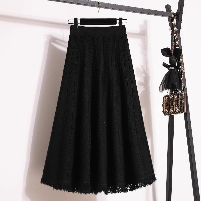 フレアスカート ケーブル編みニット裾フリンジ付きフレアスカート