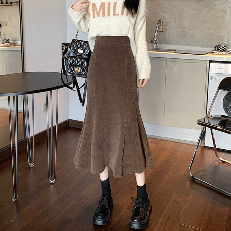 フレアスカート コーデュロイ素材の上品フレアスカート