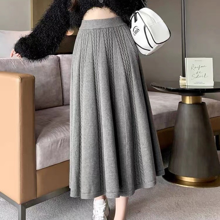 フレアスカート 縄編み模様のニットフレアスカート