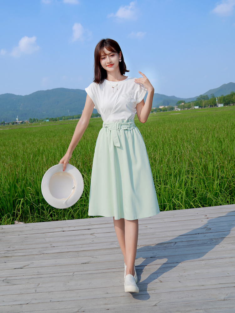 ベルト付き高見えフレアスカート