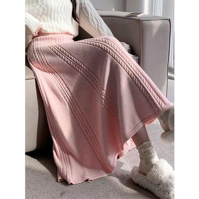 フレアスカート 立体編み模様の上品ニットフレアスカート