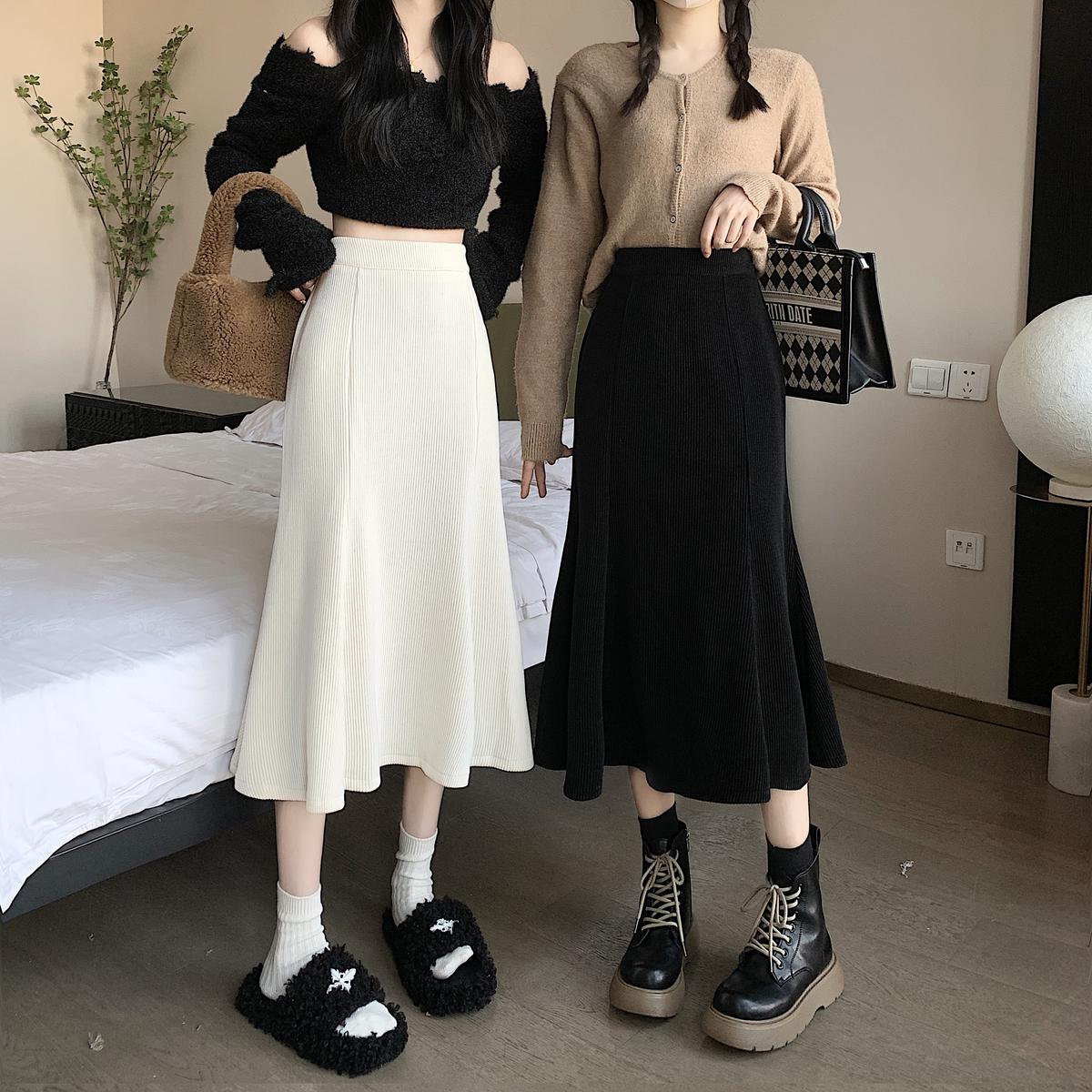 フレアスカート コーデュロイ素材の上品フレアスカート