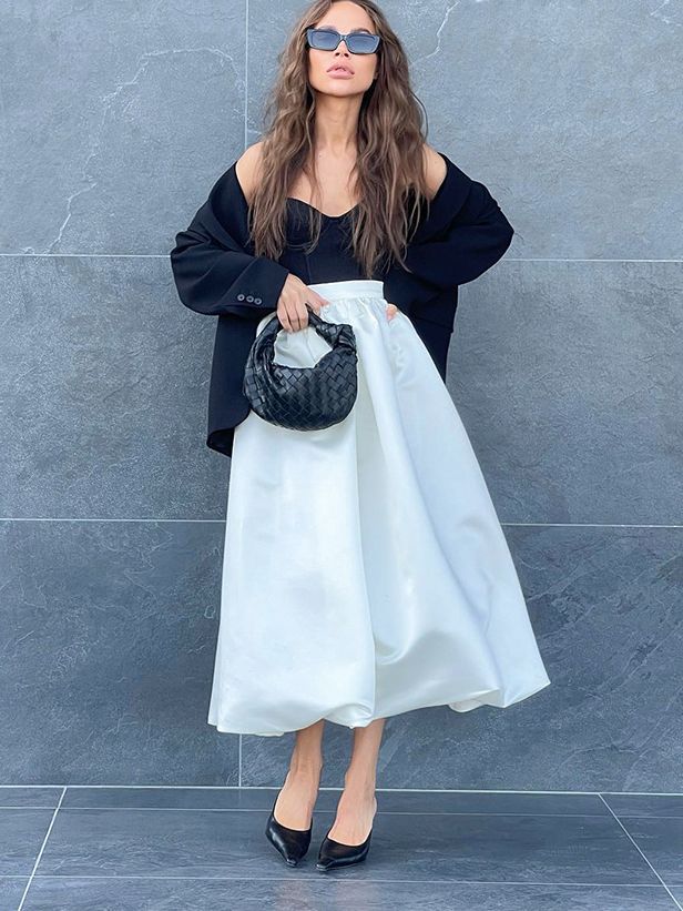 フレアスカート 上品な光沢感が魅力のたっぷりボリュームフレアスカート