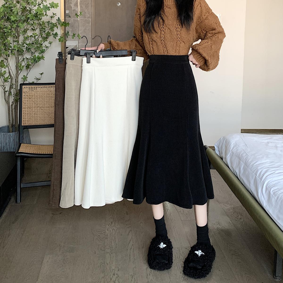 フレアスカート コーデュロイ素材の上品フレアスカート