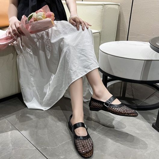 フラットシューズ 涼やかメッシュストラップパンプス