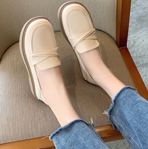 フラットシューズ 優美なワンポイントローファー