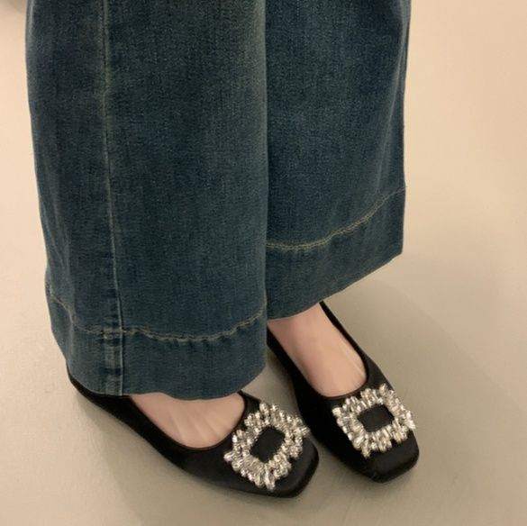 フラットシューズ 宝石バックル スクエアパンプス