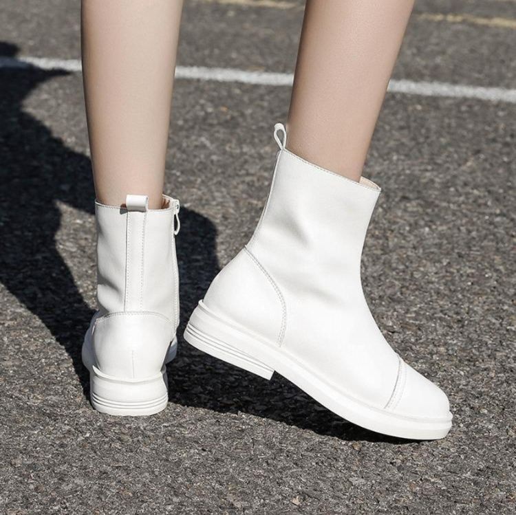 フラットシューズ なめらか質感ショートブーツ
