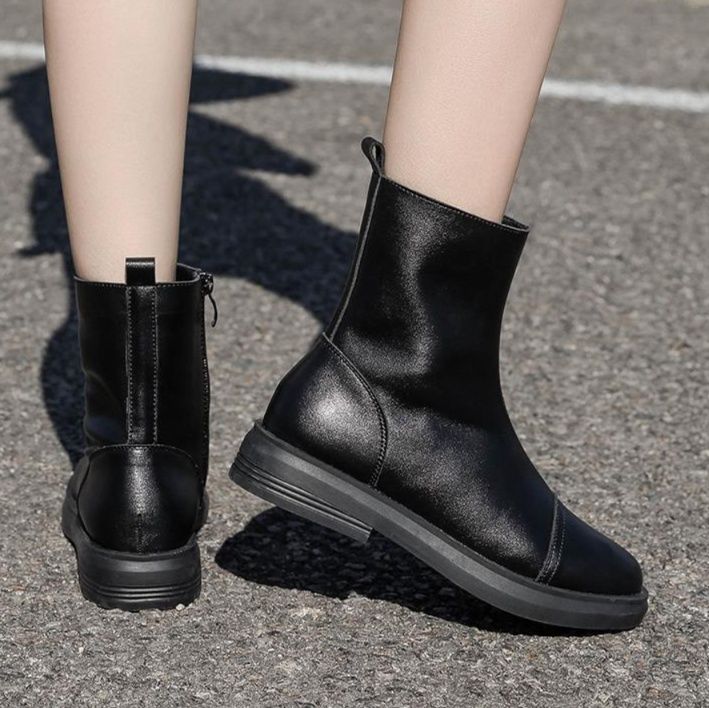 フラットシューズ なめらか質感ショートブーツ
