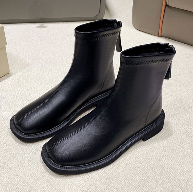 フラットシューズ シンプル後ろジップショート丈ブーツ