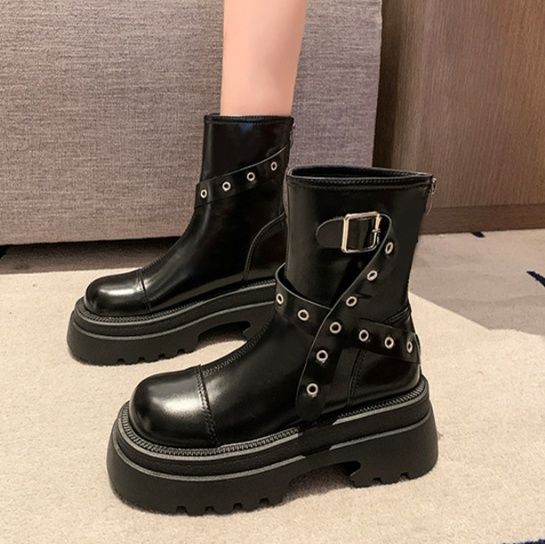 フラットシューズ ベルトデザイン厚底ショートブーツ