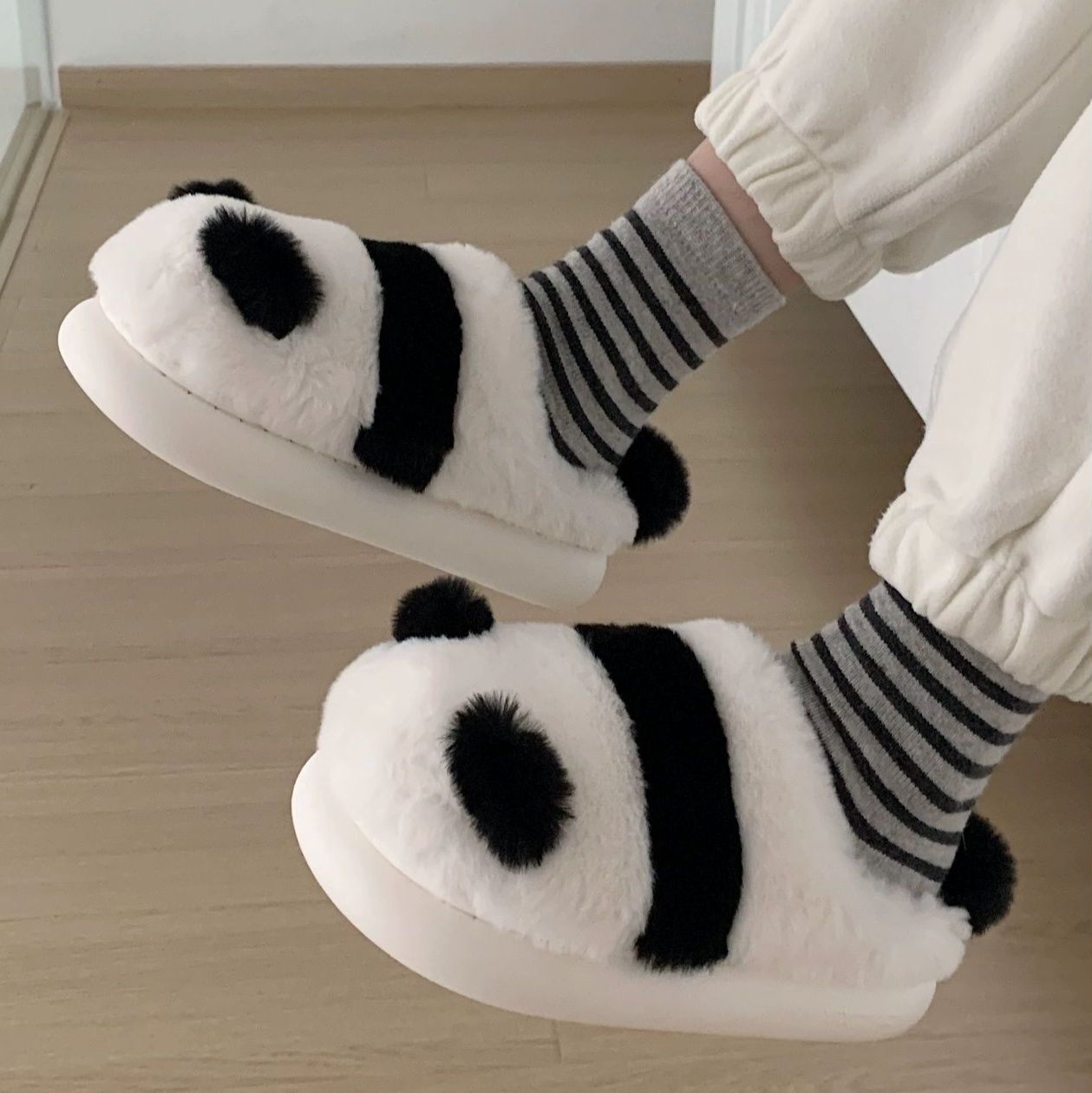 フラットシューズ もふもふパンダ厚底ルームシューズ