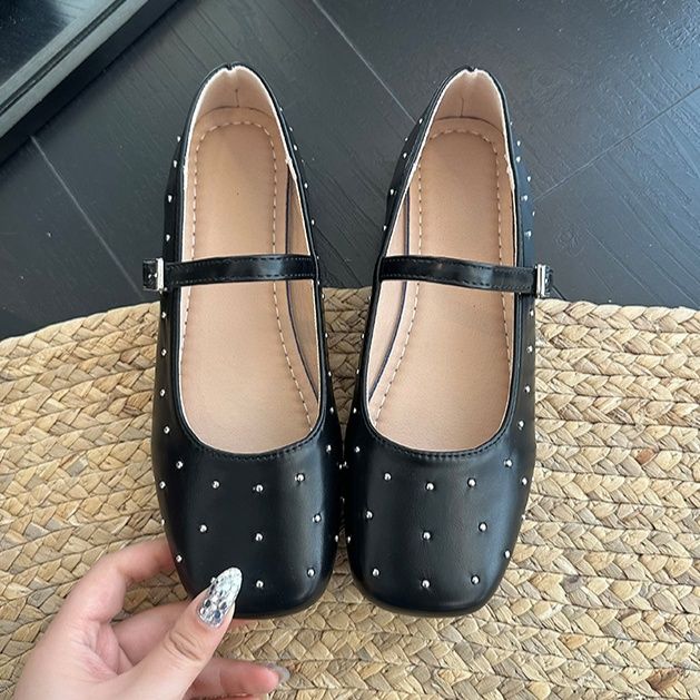 フラットシューズ きらめきスタッズ ストラップパンプス