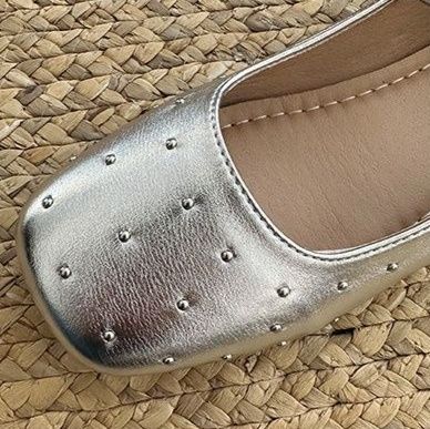 フラットシューズ きらめきスタッズ ストラップパンプス