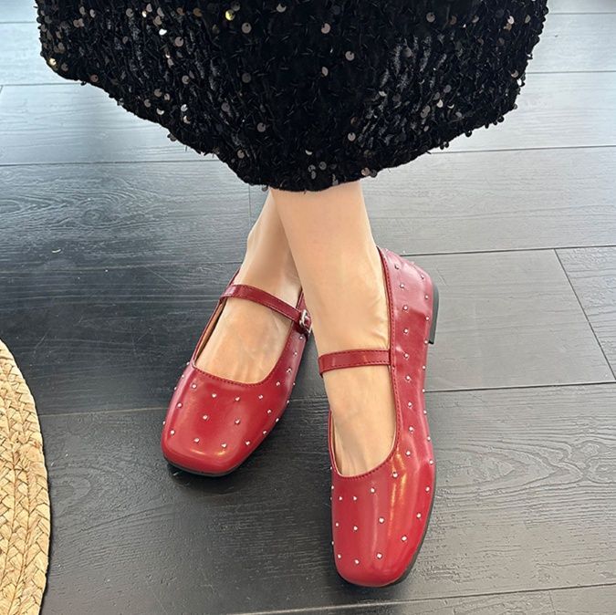 フラットシューズ きらめきスタッズ ストラップパンプス