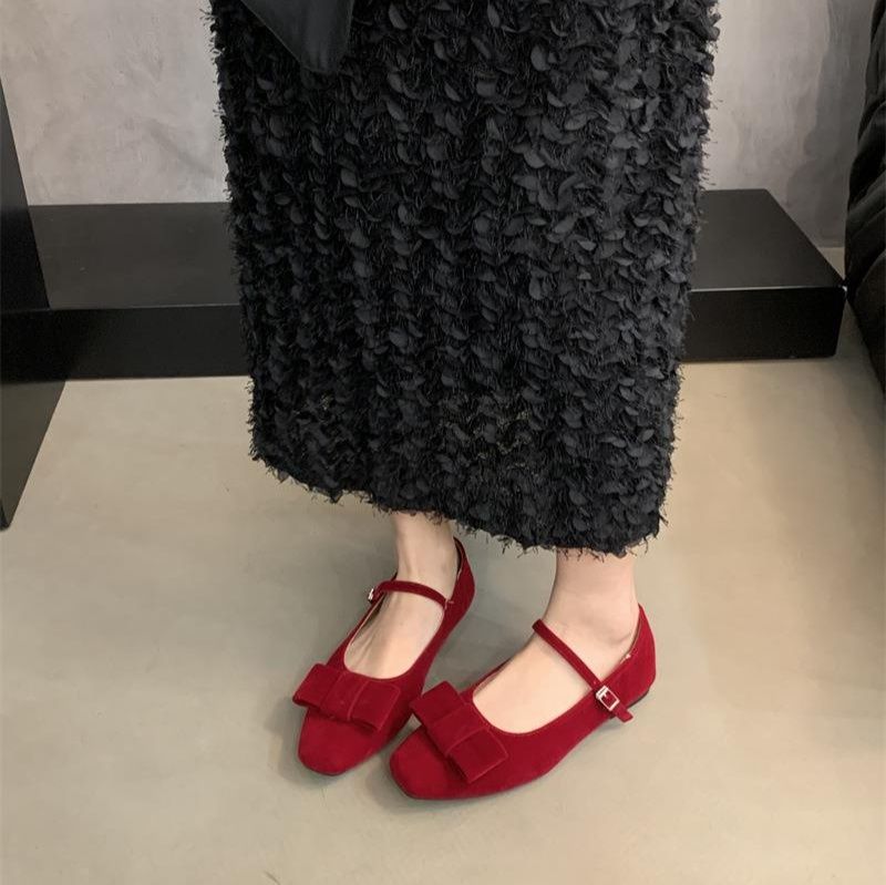 フラットシューズ 優美リボン付きストラップパンプス