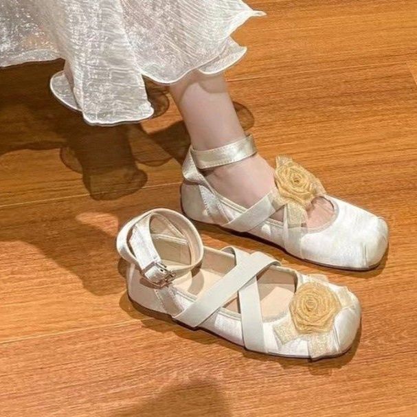 フラットシューズ 薔薇モチーフストラップパンプス