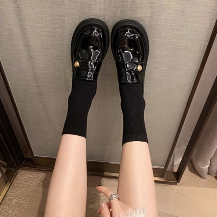 フラットシューズ エナメル厚底ローファー