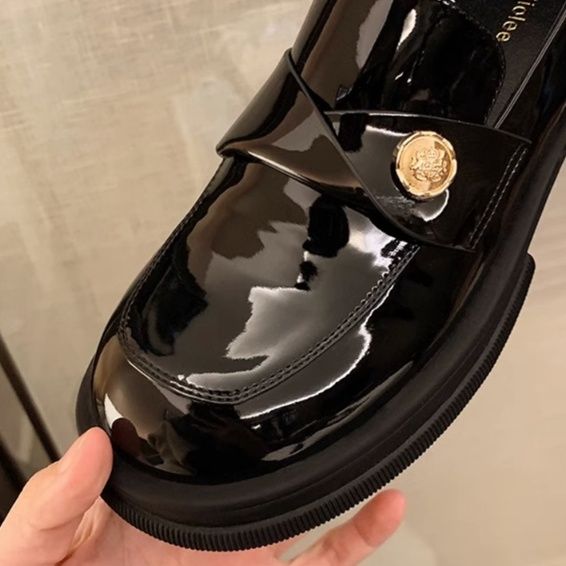 フラットシューズ エナメル厚底ローファー